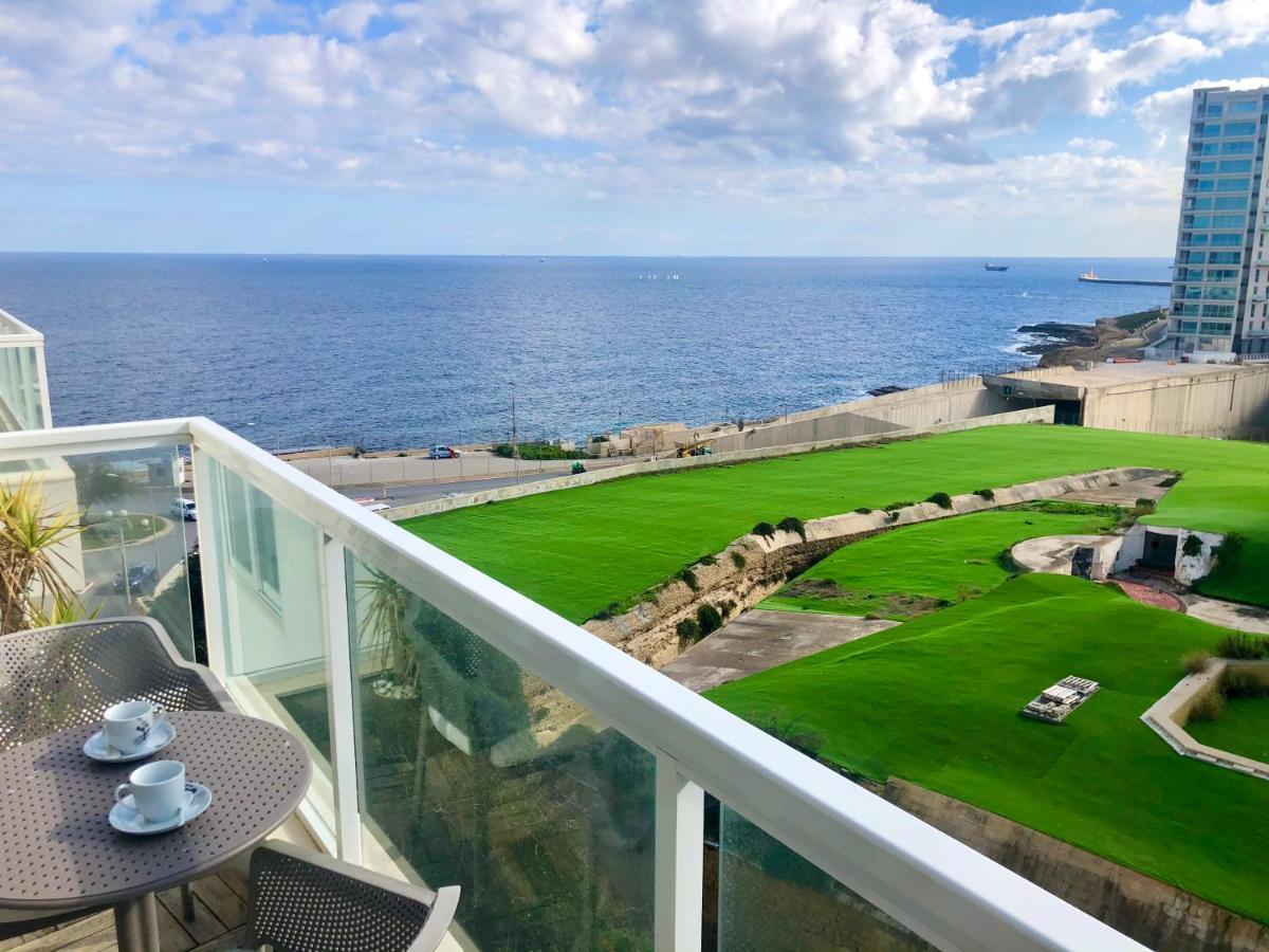 Stylish Seaview Apartment In A Prime Location スリーマ エクステリア 写真